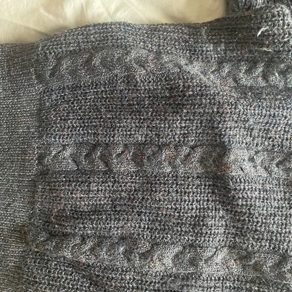 Vintage Blue Cable Knit Sweater – Size Medium - Picture 4 of 5